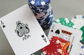 বাংলাদেশের খুলনায় ক্রিকেট মাঠে উৎসাহী দর্শকদের দৃশ্য